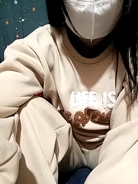 Phoena-a live sex cam