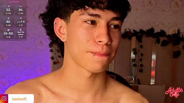 kaelwolf_tay live sex cam