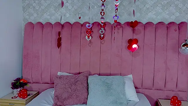 EMILYJOHNSON01's cam snapshot