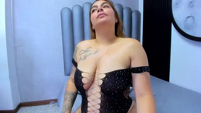 mia_Live23's cam snapshot