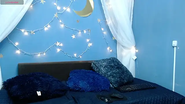 dark_dreams_'s cam snapshot