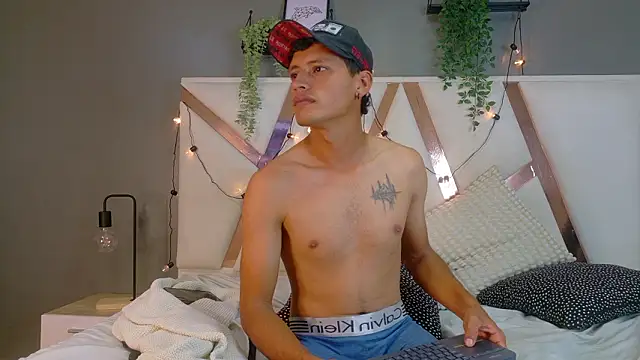 LaynorRoss_'s cam snapshot