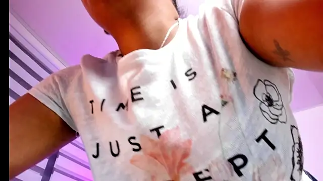 Danna_Ramiirez live sex cam