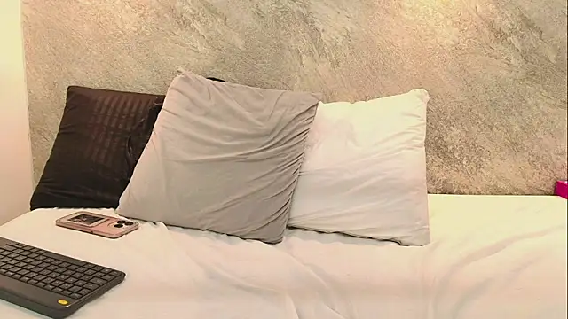 Emmy_lander1's cam snapshot