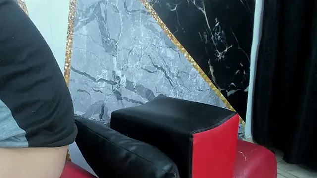 jessi_and_boy's cam snapshot