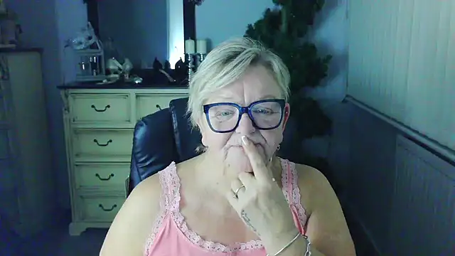 BridgetBlueEyes's cam snapshot