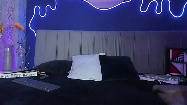 JeanneSabatier live sex cam