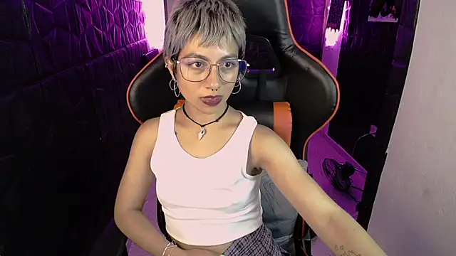 lunarichy22's cam snapshot