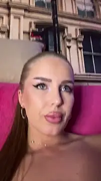 AubrieleRouj1 live sex cam