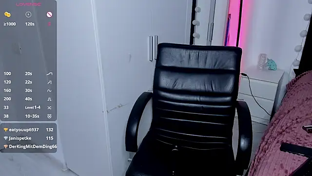 LovelyAria_'s cam snapshot