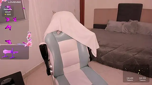 lauren_bigboobs22's cam snapshot