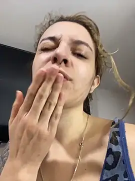 karla-thomsom10 live sex cam