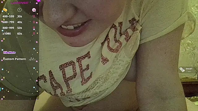 CurvyWild_Lady30's cam snapshot