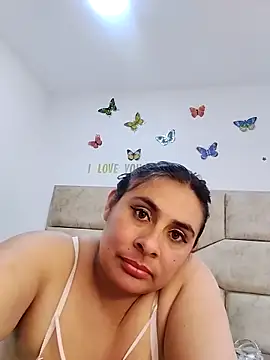 Camila_baby777's cam snapshot