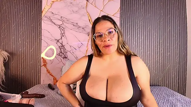 big_tits_in_your_face live sex cam