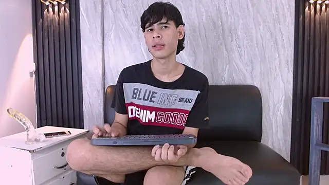 KevinBrooks_'s cam snapshot