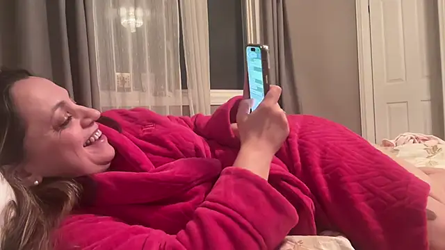 ShyFlameLive's cam snapshot