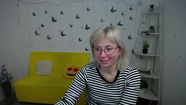 LaurenWishy's cam snapshot