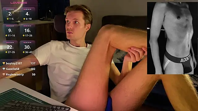 Leonnextdoor live sex cam