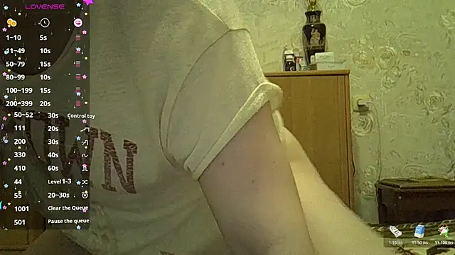 CurvyWild_Lady30's cam snapshot