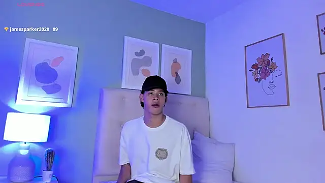 ApoloRicci live sex cam