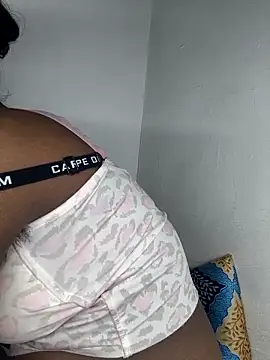 Royal-girl78's cam snapshot