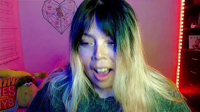 EllieMoonX live sex cam