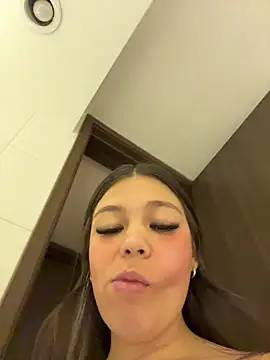 Alyshanon18 live sex cam