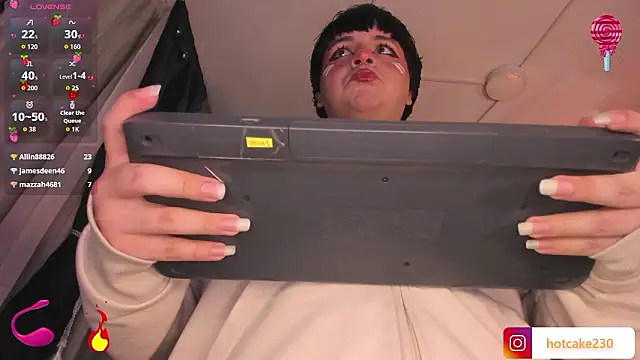 Hiddenhotcake live sex cam