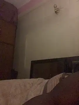 Kajal-Shemale69 live sex cam