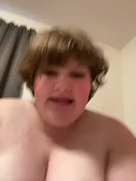 plushietoy's cam snapshot