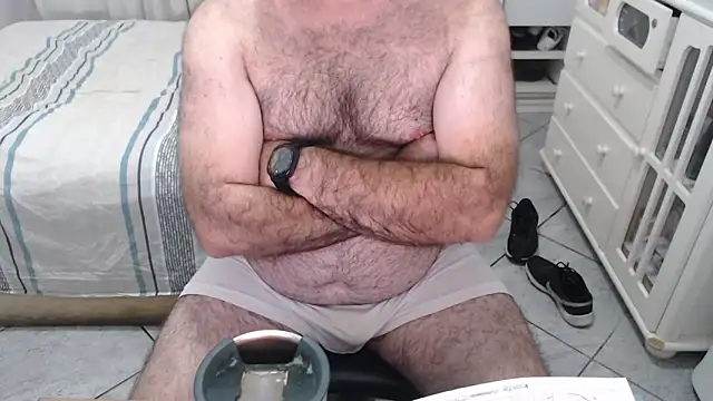 MysterBearMG live sex cam