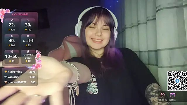 KristiBloom live sex cam