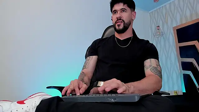 Petesevans live sex cam