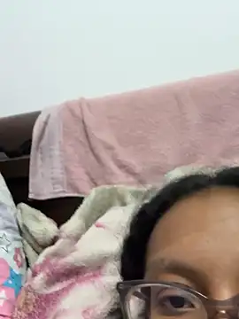 Curly_lily live sex cam