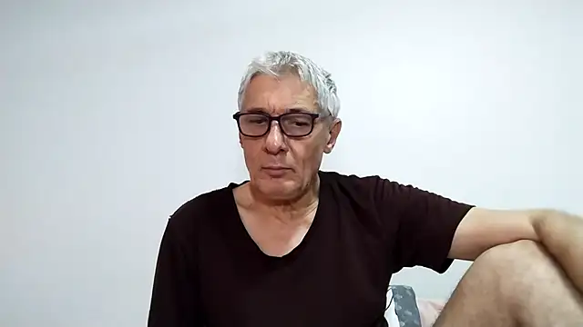 BIGUNCUTHARDCOCK live sex cam