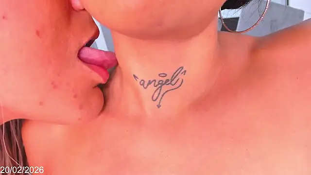 Sensually_Explosive live sex cam