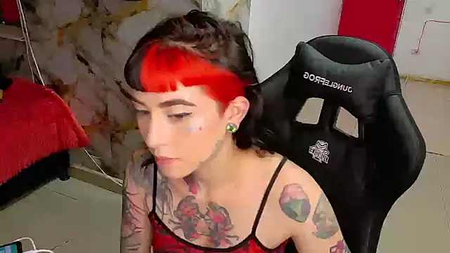 nova_kitttyy's cam snapshot