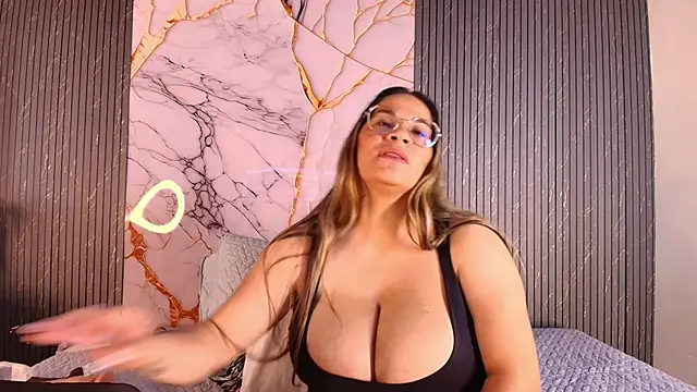 big_tits_in_your_face's cam snapshot