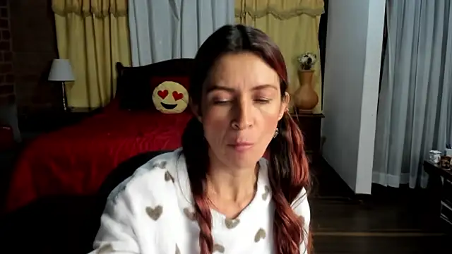 Charlotte-Willson live sex cam