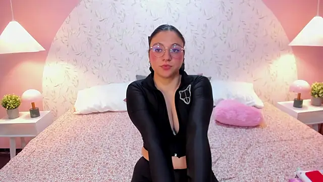 Angelie_Rosebrm's cam snapshot