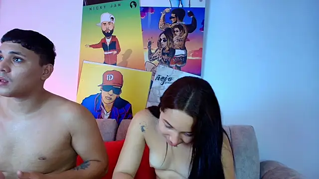 couple_lovelyds live sex cam