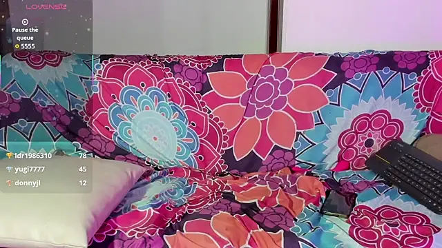 Nikki__uwu live sex cam