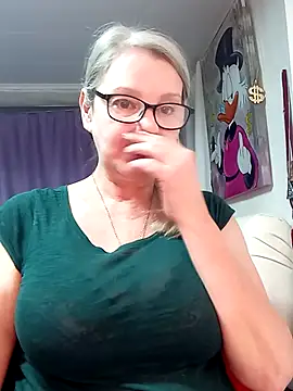 irinamaux live sex cam