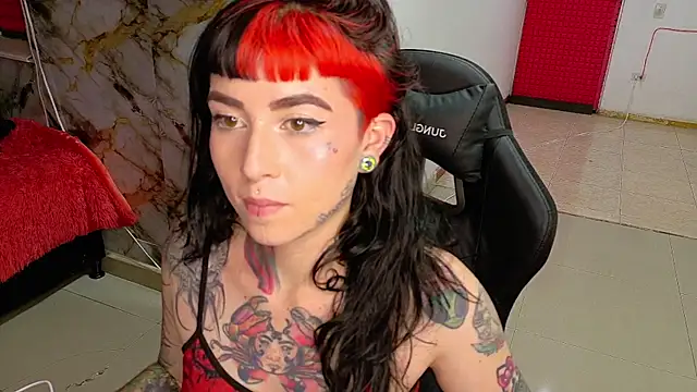 nova_kitttyy's cam snapshot