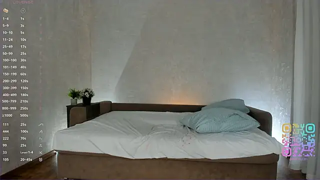 _smile_in_glow_'s cam snapshot