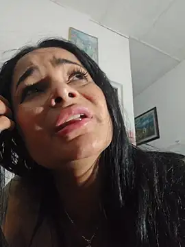 CataleyaRusso's cam snapshot