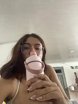 Juliana_News's cam snapshot