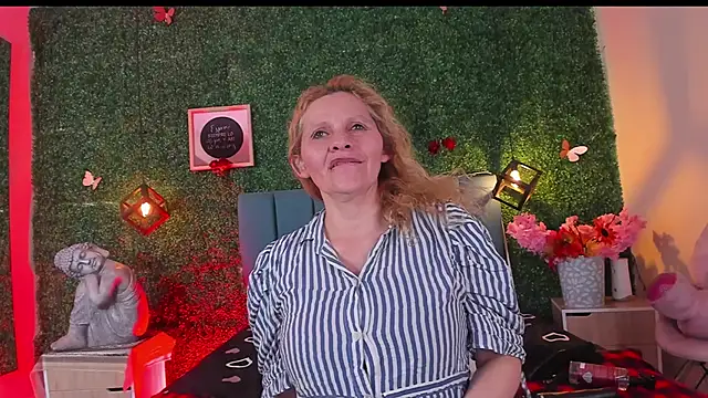 Evangelyne_rose's cam snapshot