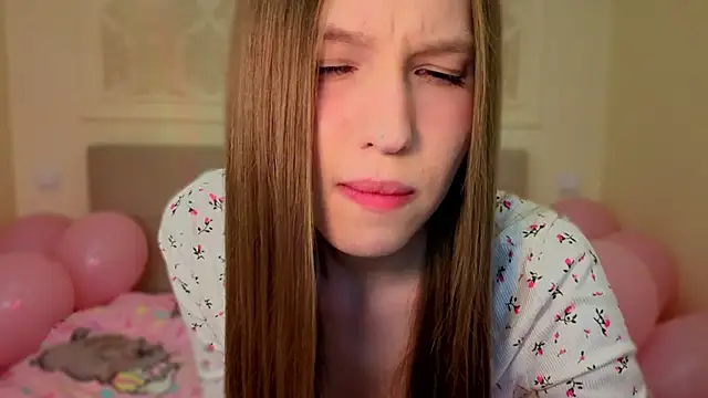 Alllura live sex cam